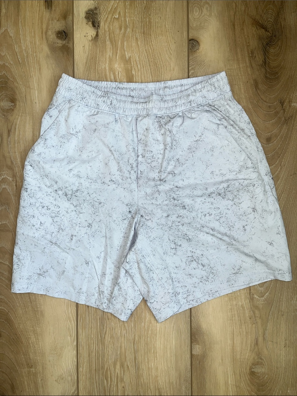 Lululemon Men’s Pace Breaker Linerless Shorts 7" Lt Blue Print Size Small